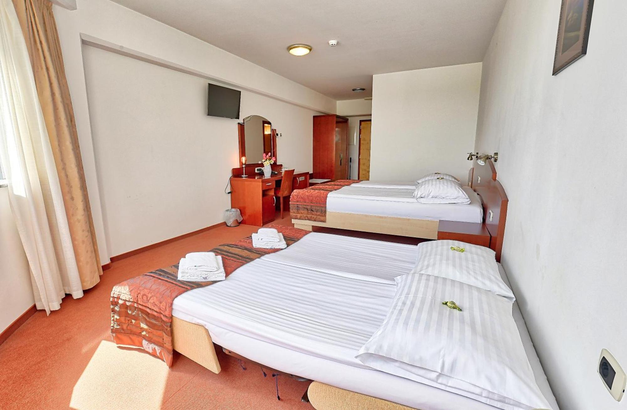 Hotel Krek Superior Lesce  Exterior photo