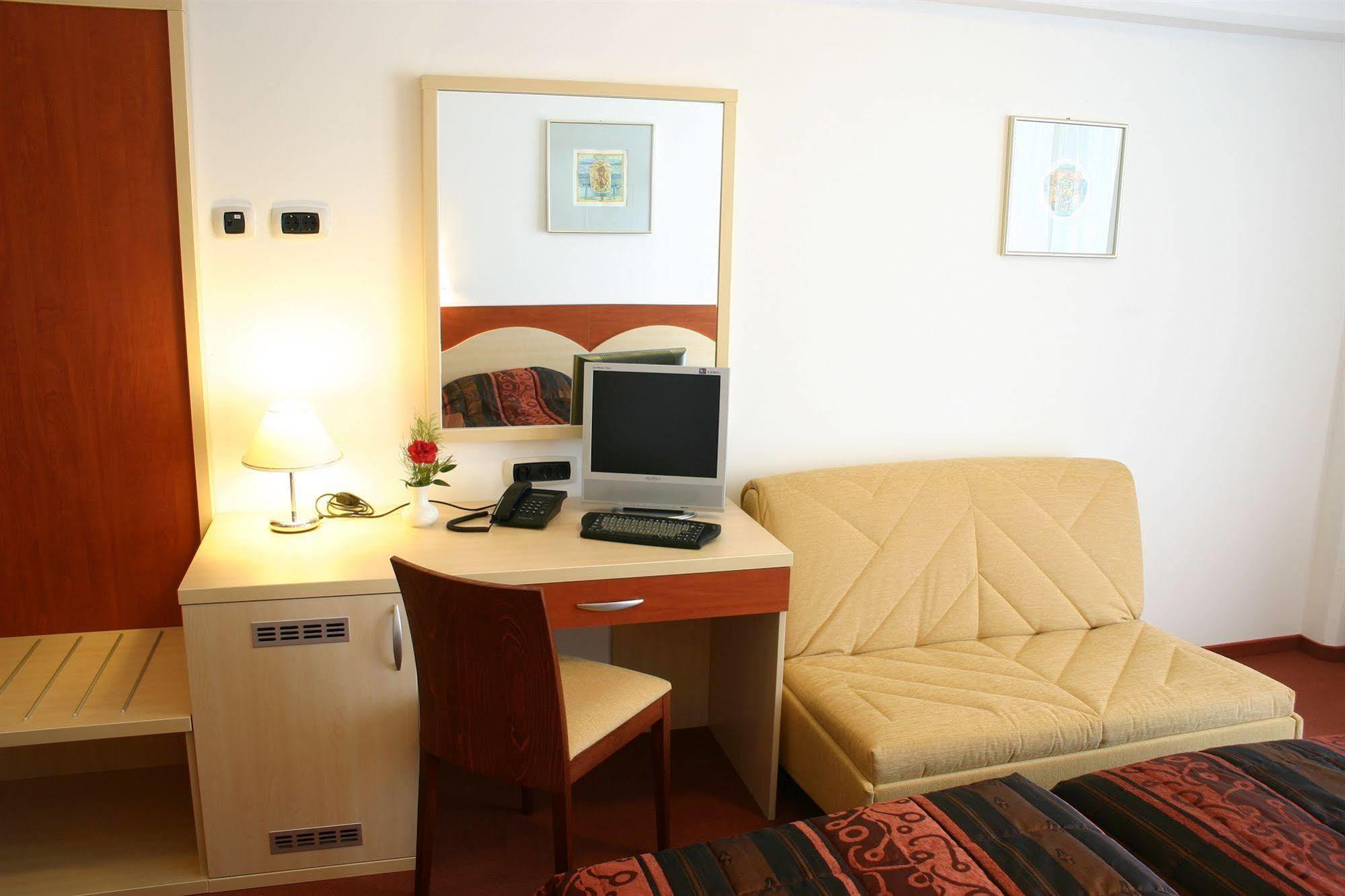 Hotel Krek Superior Lesce  Exterior photo